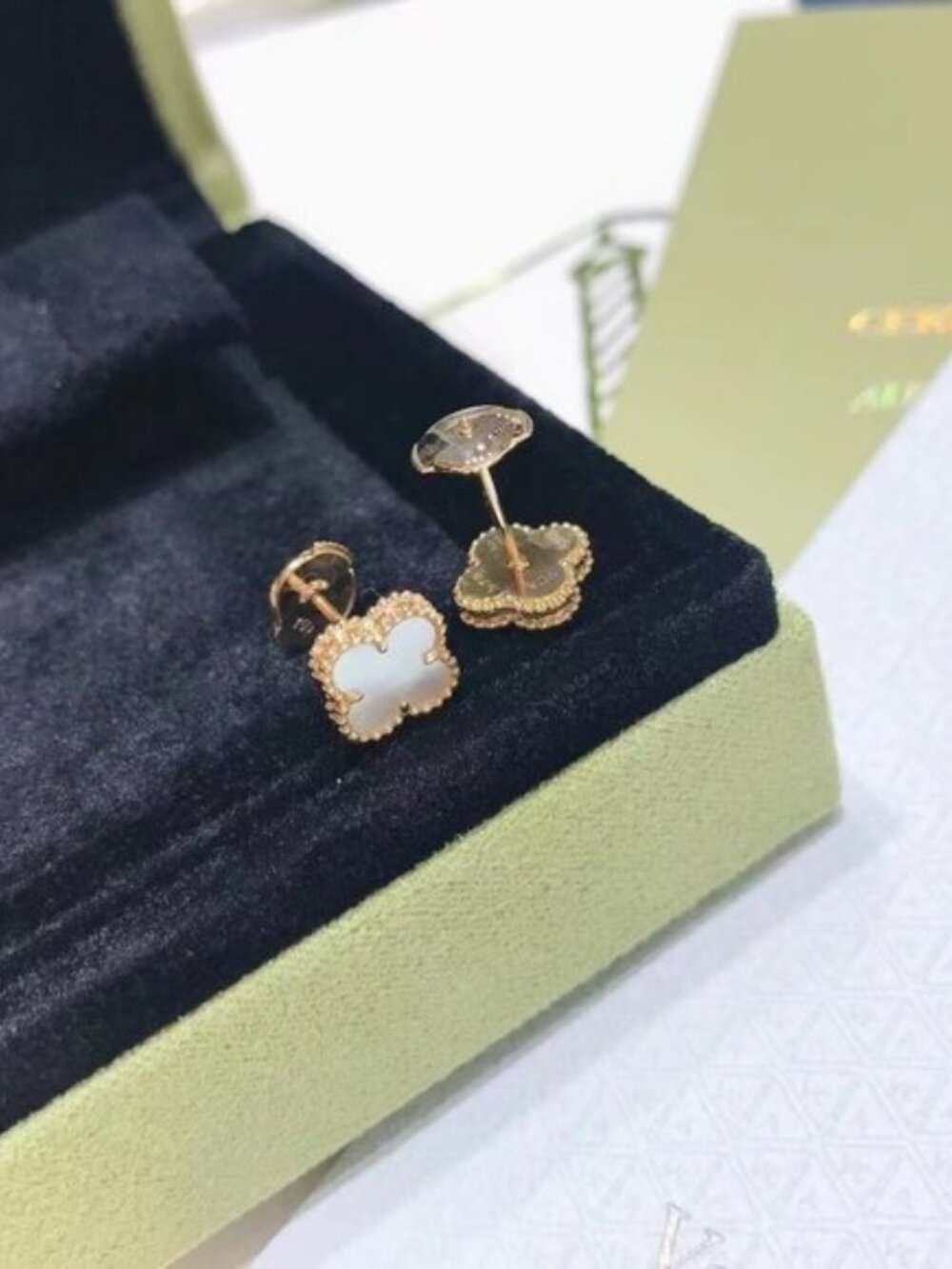 Van Cleef & Arpels White Mother-of-Pearl Alhambra Clover Stud Earrings in Gold - Picture 4 of 8